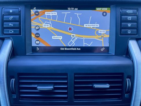 Used 2018 Land Rover Discovery Sport SE image 26