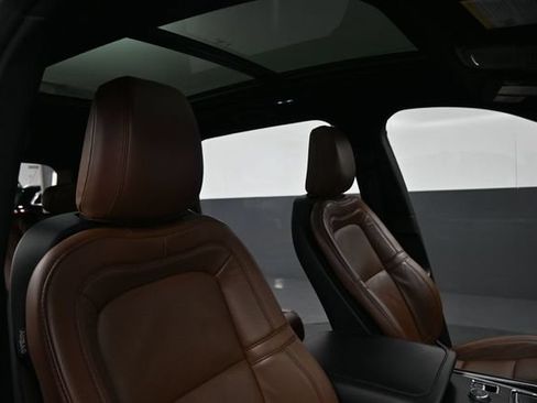 Used 2021 Lincoln Aviator Reserve w/ Equipment Group 208A AWD/4WD image 32