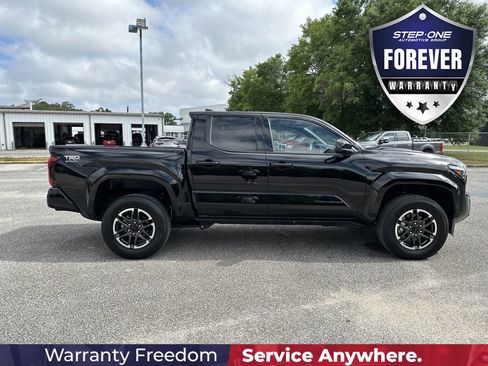 Used 2025 Toyota Tacoma TRD Sport AWD/4WD image 8