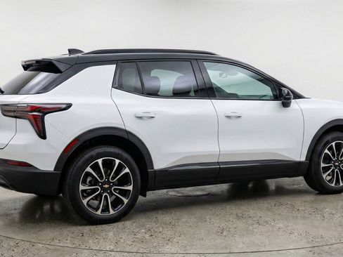 Used 2025 Chevrolet Equinox LT image 9