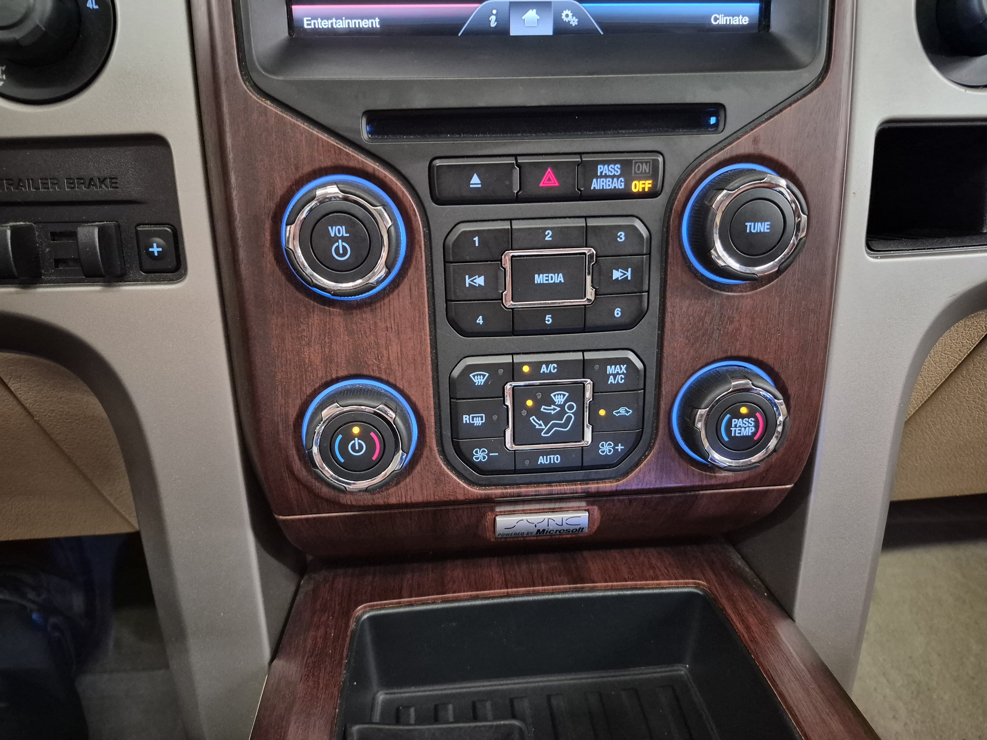 Used 2014 Ford F150 King Ranch w/ King Ranch Luxury Package AWD/4WD image 31