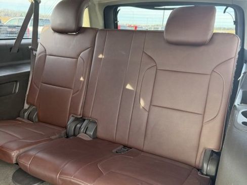 Used 2019 Chevrolet Suburban Premier image 16