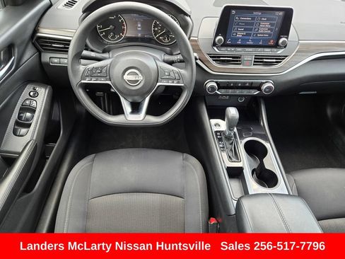 Used 2024 Nissan Altima 2.5 SV FWD image 15