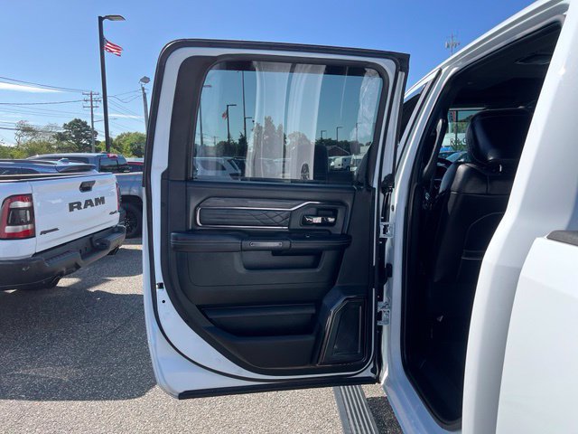 Used 2025 RAM 2500 Limited AWD/4WD image 38