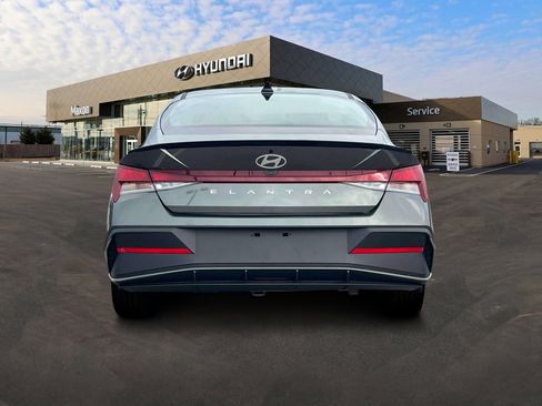 Certified 2025 Hyundai Elantra Sport image 6