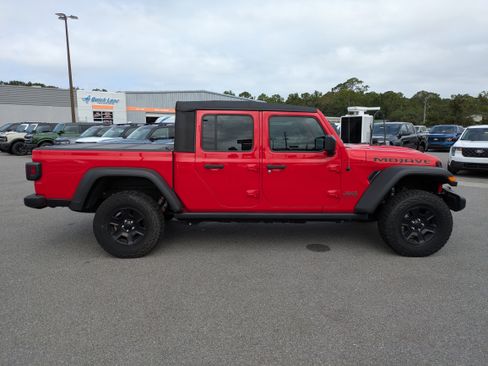 Used 2021 Jeep Gladiator Mojave image 2