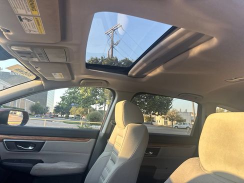 Used 2017 Honda CR-V EX image 9