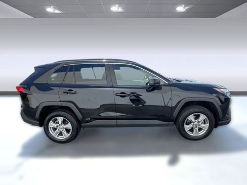 Used 2025 Toyota RAV4 LE AWD/4WD image 8