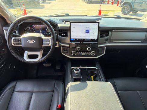 Used 2024 Ford Expedition XLT RWD image 19