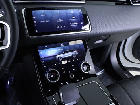 Used 2023 Land Rover Range Rover Velar R-Dynamic S image 25