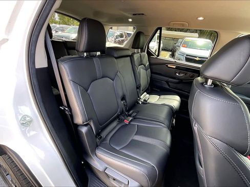 Used 2025 Honda Pilot EX-L image 26