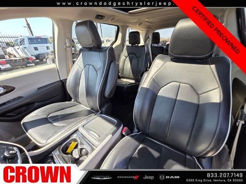 Used 2023 Chrysler Pacifica Limited image 23