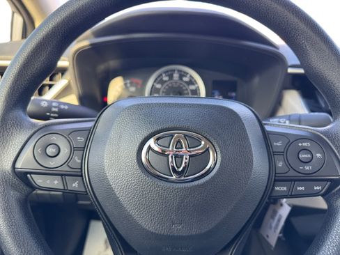 Certified 2022 Toyota Corolla LE image 15