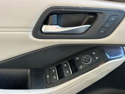 Used 2023 Nissan Rogue SL FWD image 15