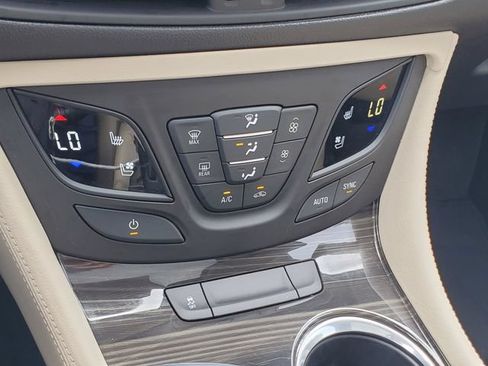 Used 2019 Buick Envision Premium w/ Driver Confidence Package AWD/4WD image 28