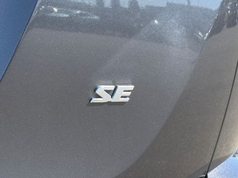 Used 2018 Toyota RAV4 SE w/ Power Extra Value Package FWD image 31