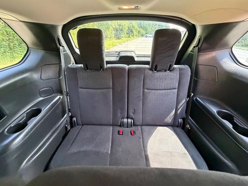 Used 2015 Nissan Pathfinder SV w/ Cargo Package AWD/4WD image 12