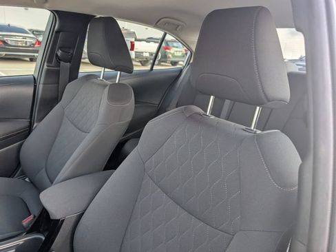 Used 2022 Toyota Corolla LE FWD image 10