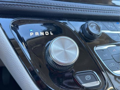 Certified 2017 Chrysler Pacifica Limited w/ Advanced Safetytec Group image 23