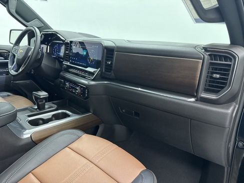 Used 2024 Chevrolet Silverado 1500 High Country w/ High Country Premium Package image 35