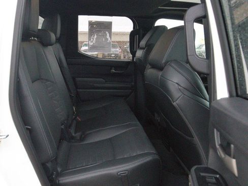 Used 2025 Toyota Tacoma TRD Off-Road image 33