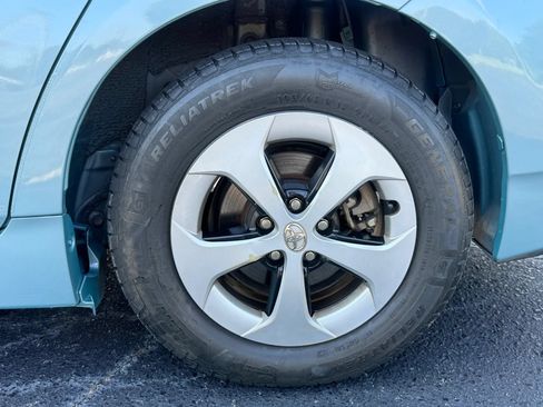 Used 2014 Toyota Prius Three FWD image 3