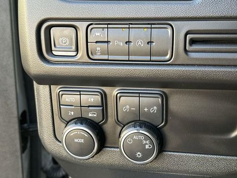 Used 2024 Chevrolet Tahoe LT image 17