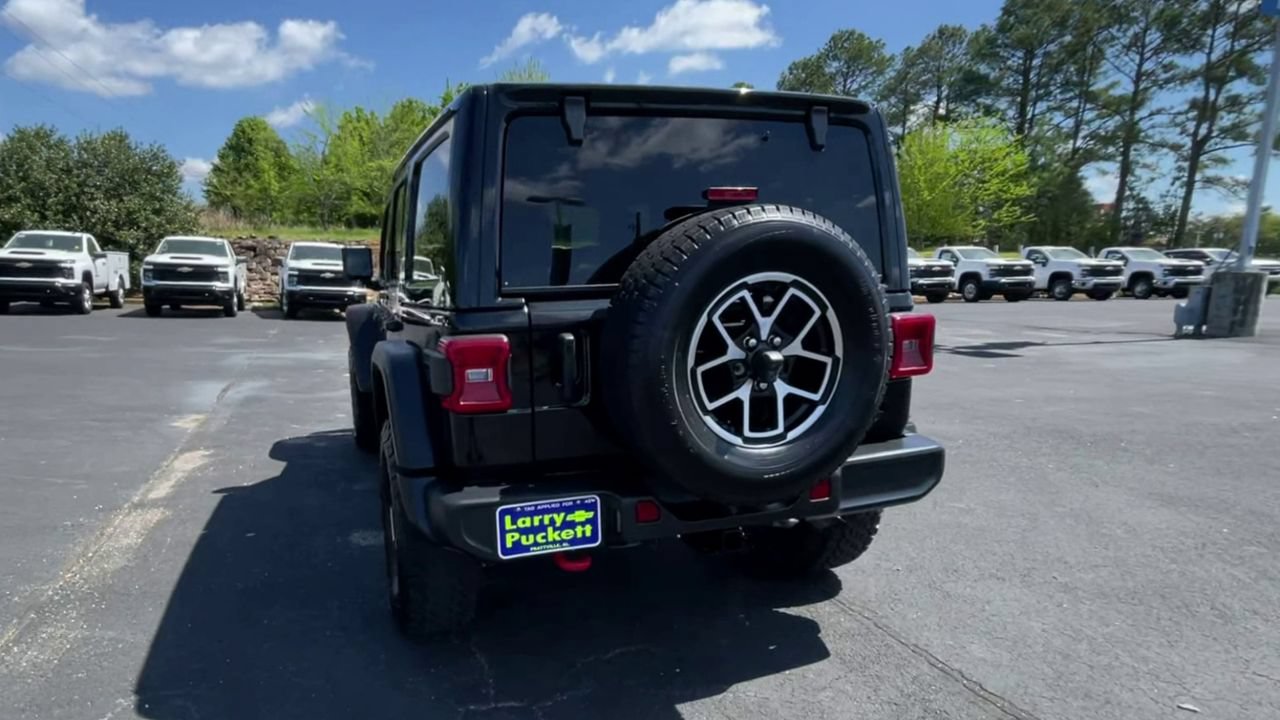 Used 2025 Jeep Wrangler Unlimited Rubicon AWD/4WD image 7