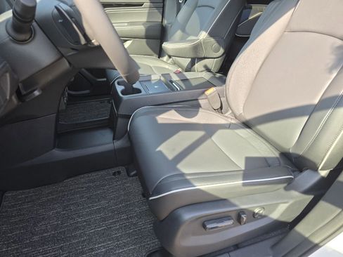 New 2026 Honda Odyssey Touring image 18