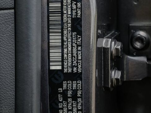 Used 2018 Jeep Renegade Latitude FWD image 61