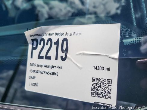 Certified 2025 Jeep Wrangler Unlimited Sahara AWD/4WD image 28
