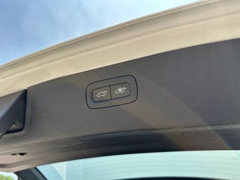 Certified 2023 Volvo XC90 B6 Core w/ Climate Package AWD/4WD image 36