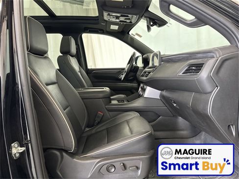 Used 2022 GMC Yukon XL SLT w/ SLT Premium Package image 19