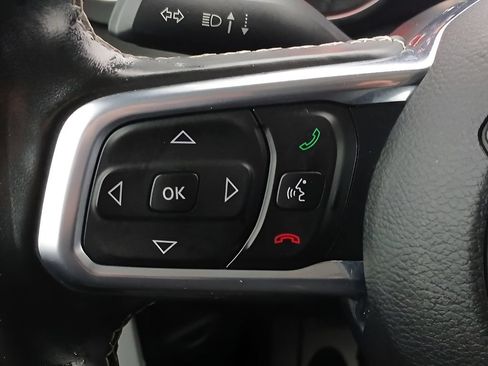 Used 2020 Jeep Wrangler Unlimited Sahara w/ Uconnect 4C Nav & Sound Group AWD/4WD image 17