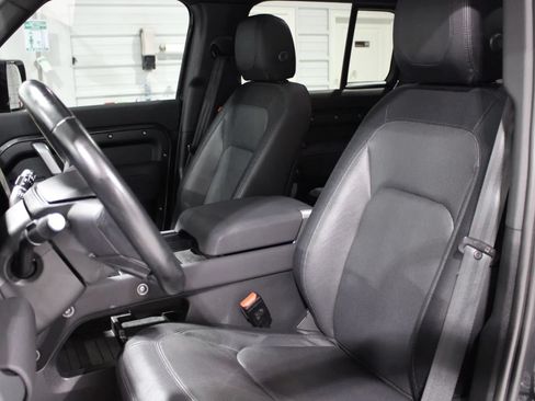 Used 2023 Land Rover Defender 130 X-Dynamic SE AWD/4WD image 8