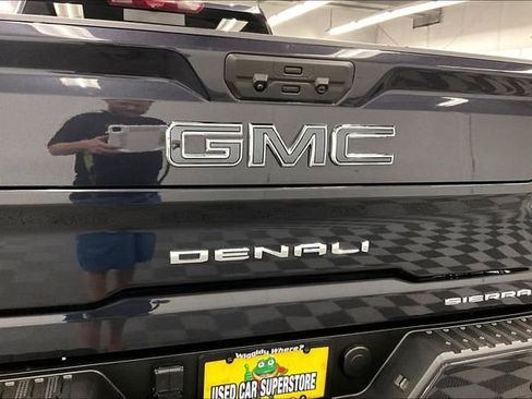 Used 2024 GMC Sierra 3500 Denali Ultimate AWD/4WD image 9