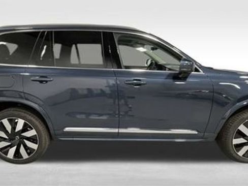 Used 2025 Volvo XC90 T8 Plus image 11