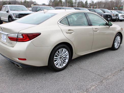 Used 2016 Lexus ES 350 w/ Premium Package w/Wood Trim image 6