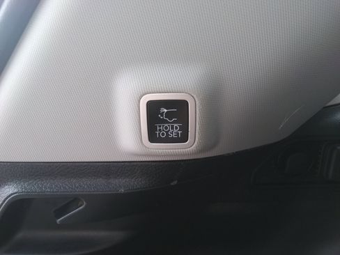 Used 2023 Jeep Grand Cherokee Limited w/ Trailer Tow Prep Group (B) image 9