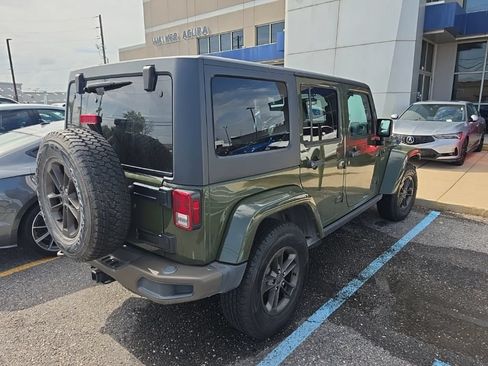 Used 2016 Jeep Wrangler Unlimited Sahara AWD/4WD image 4