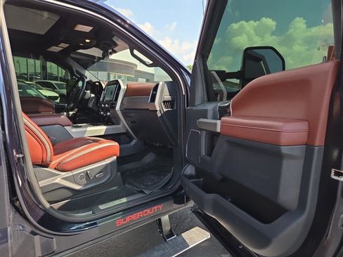 Used 2022 Ford F250 Platinum w/ Tremor Off-Road Package AWD/4WD image 14