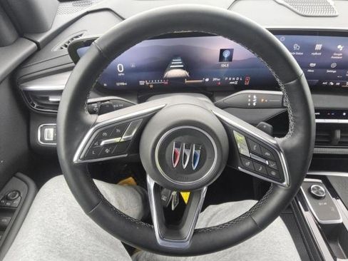 Used 2025 Buick Enclave Preferred image 8