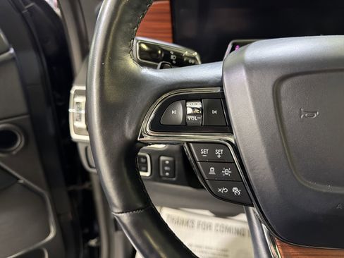 Used 2024 Lincoln Navigator Premiere AWD/4WD image 14