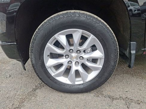 Used 2025 Chevrolet Silverado 1500 Custom image 32