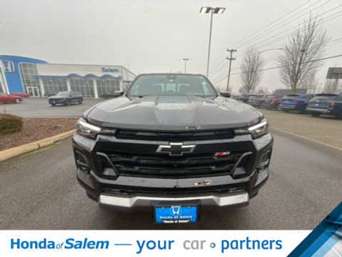 Used 2024 Chevrolet Colorado Z71 w/ Z71 Convenience Package 2 image 7