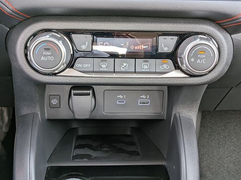 New 2025 Nissan Versa SR w/ Trunk Package FWD image 22