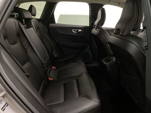 Used 2025 Volvo XC60 B5 Core image 77