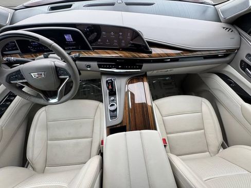Used 2023 Cadillac Escalade Sport Platinum w/ LPO, Floor Liner Package AWD/4WD image 20