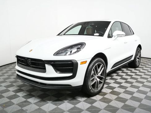 New 2026 Porsche Macan AWD/4WD image 8