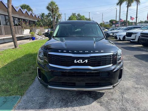 Used 2022 Kia Telluride EX w/ EX Premium Package FWD image 3